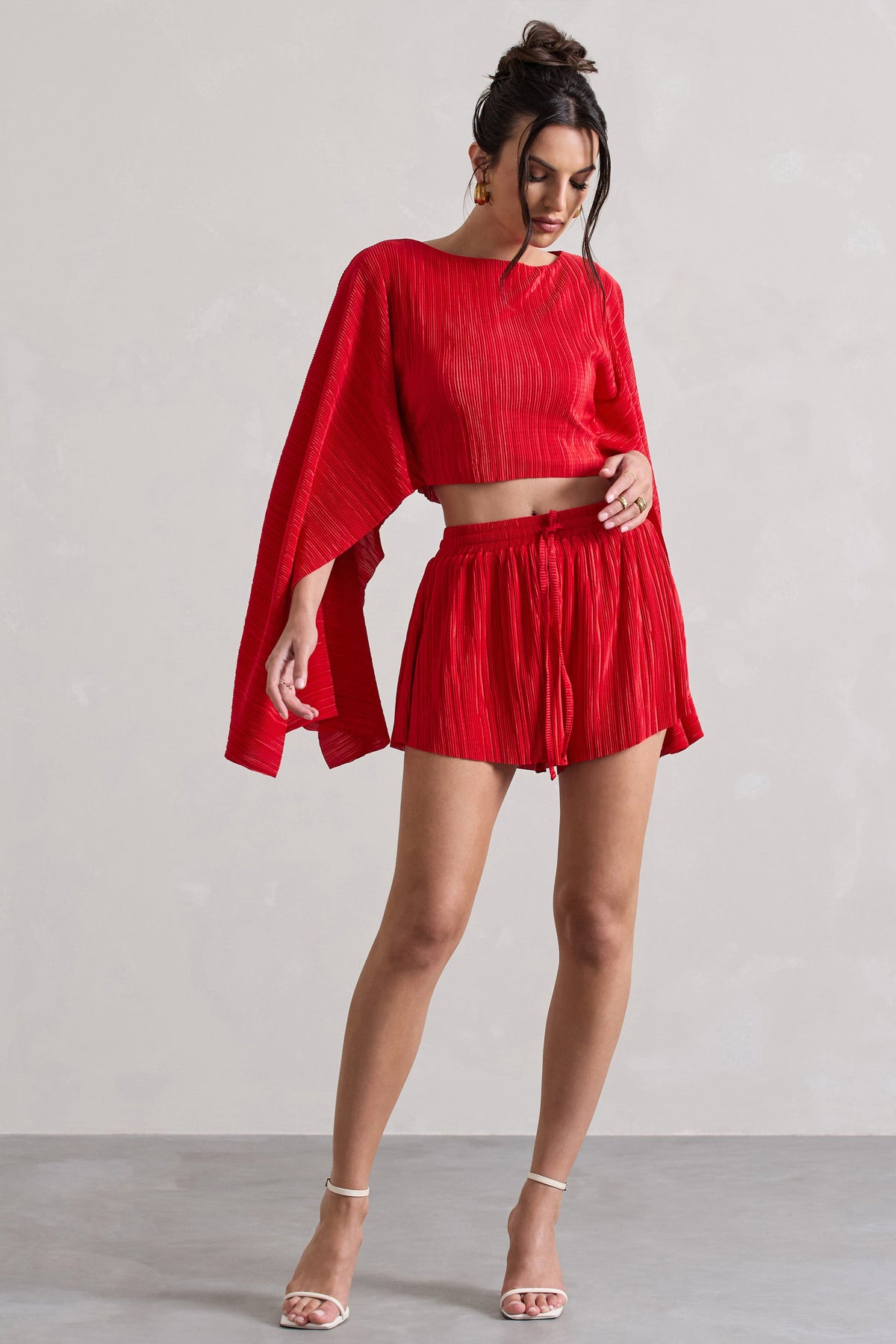 Aflame | Short rouge plissé à taille nouée