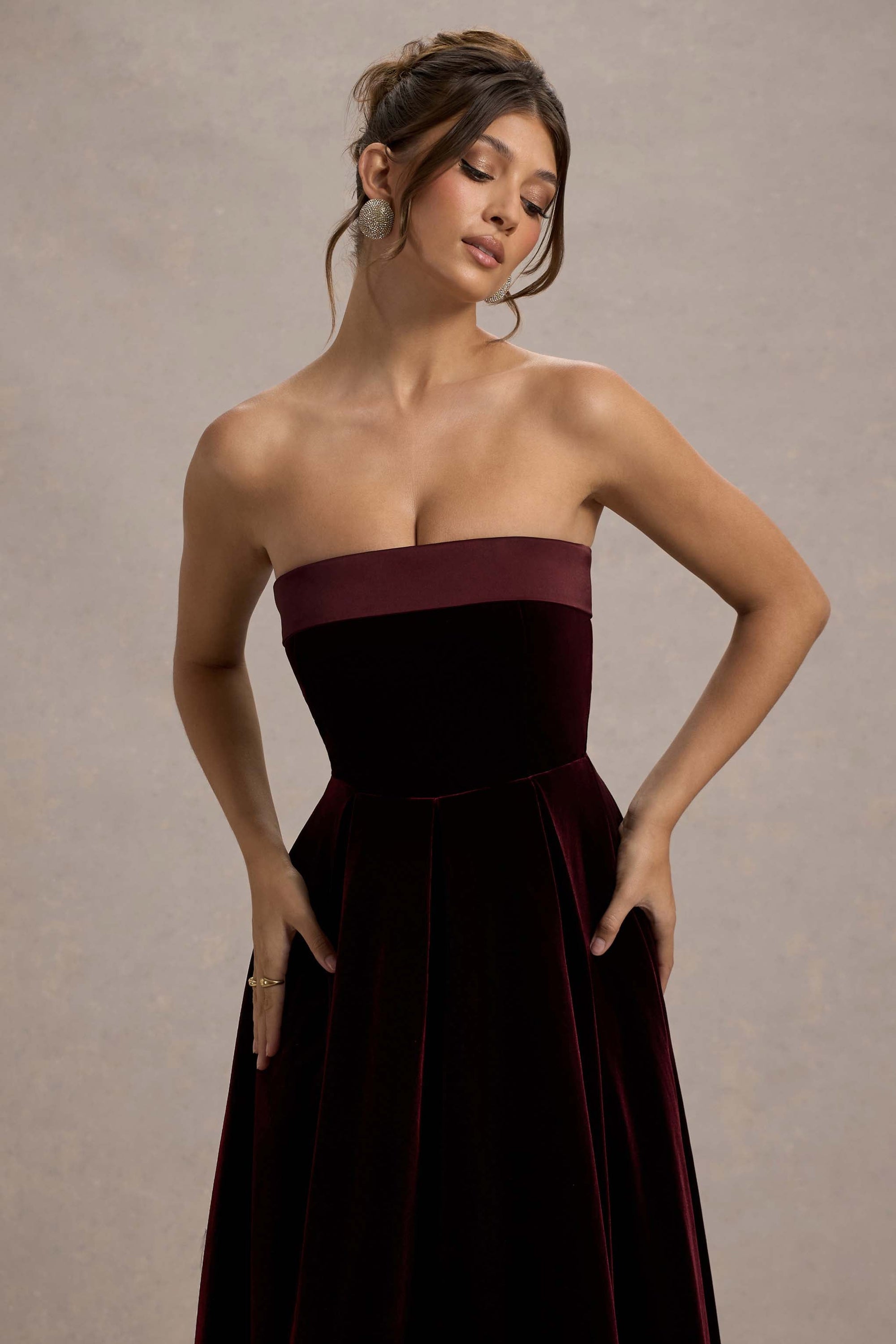 Delray | Robe Mi-Longue Bandeau en Velours Bordeaux