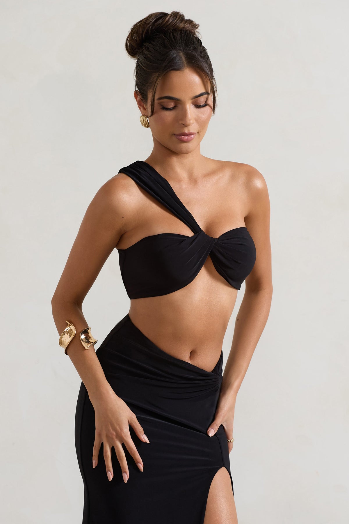 Open Heart | Brassiere noire a une epaule et nœud