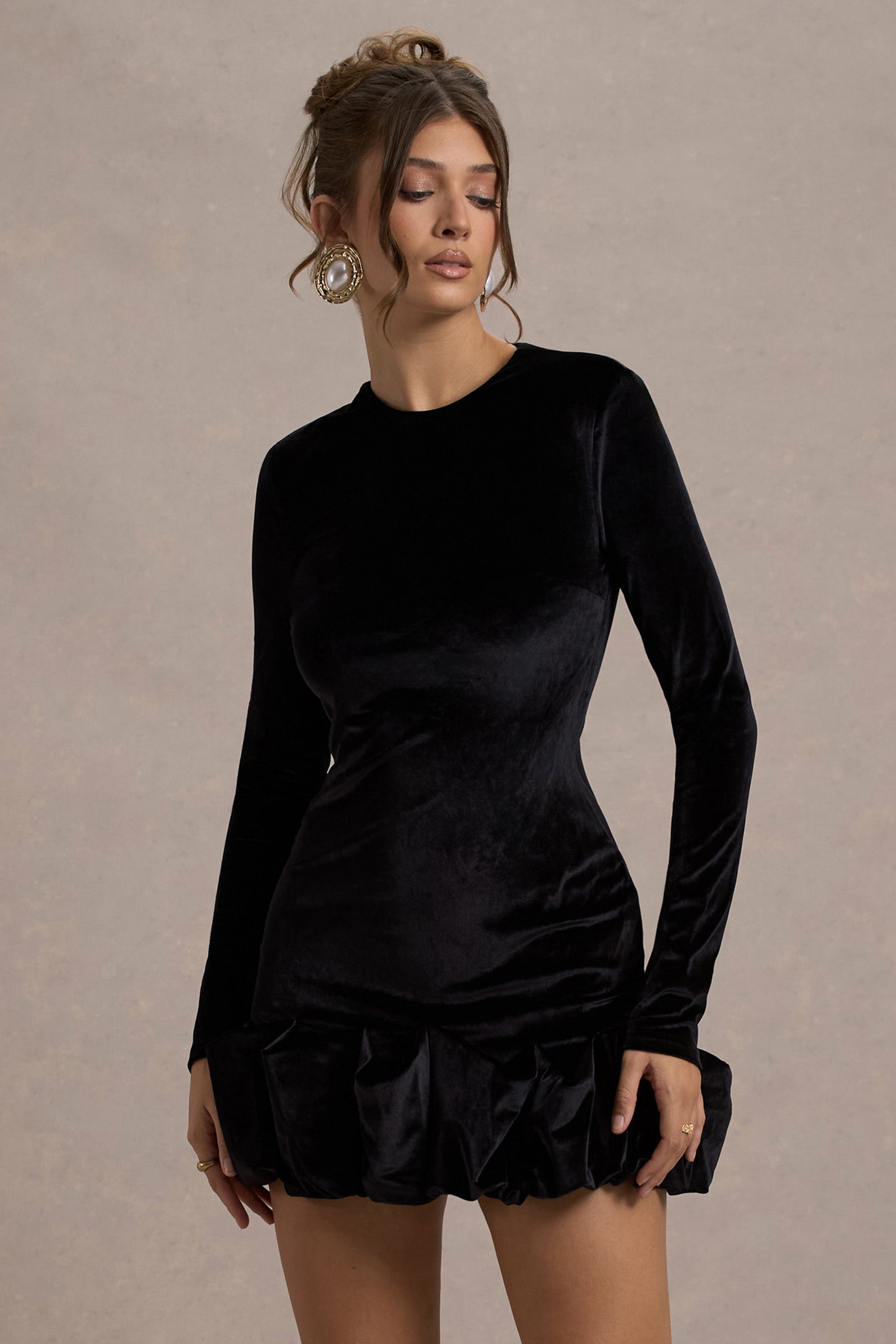 Claudine | Mini-robe en velours noir à manches longues et fronces