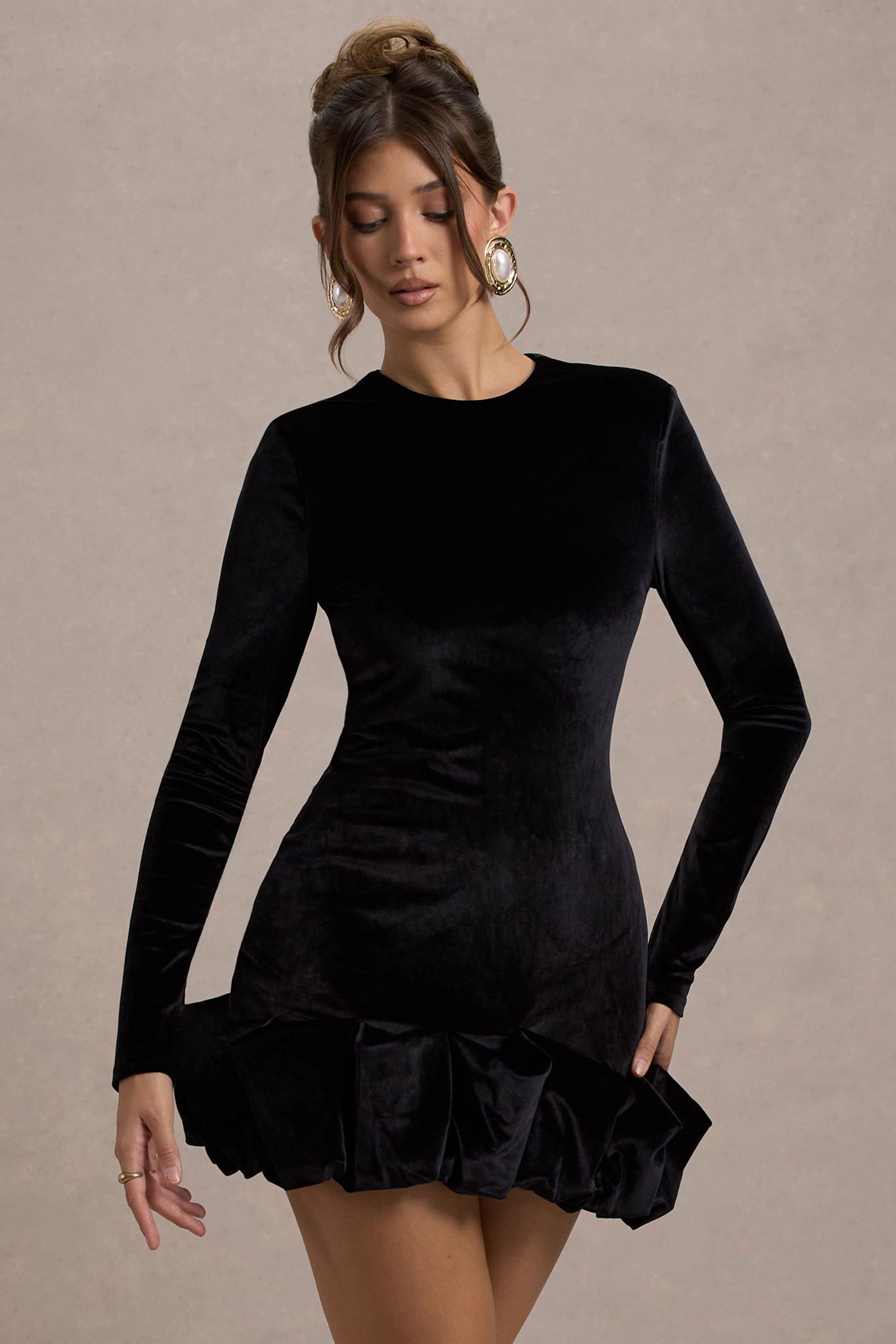 Claudine | Mini-robe en velours noir à manches longues et fronces