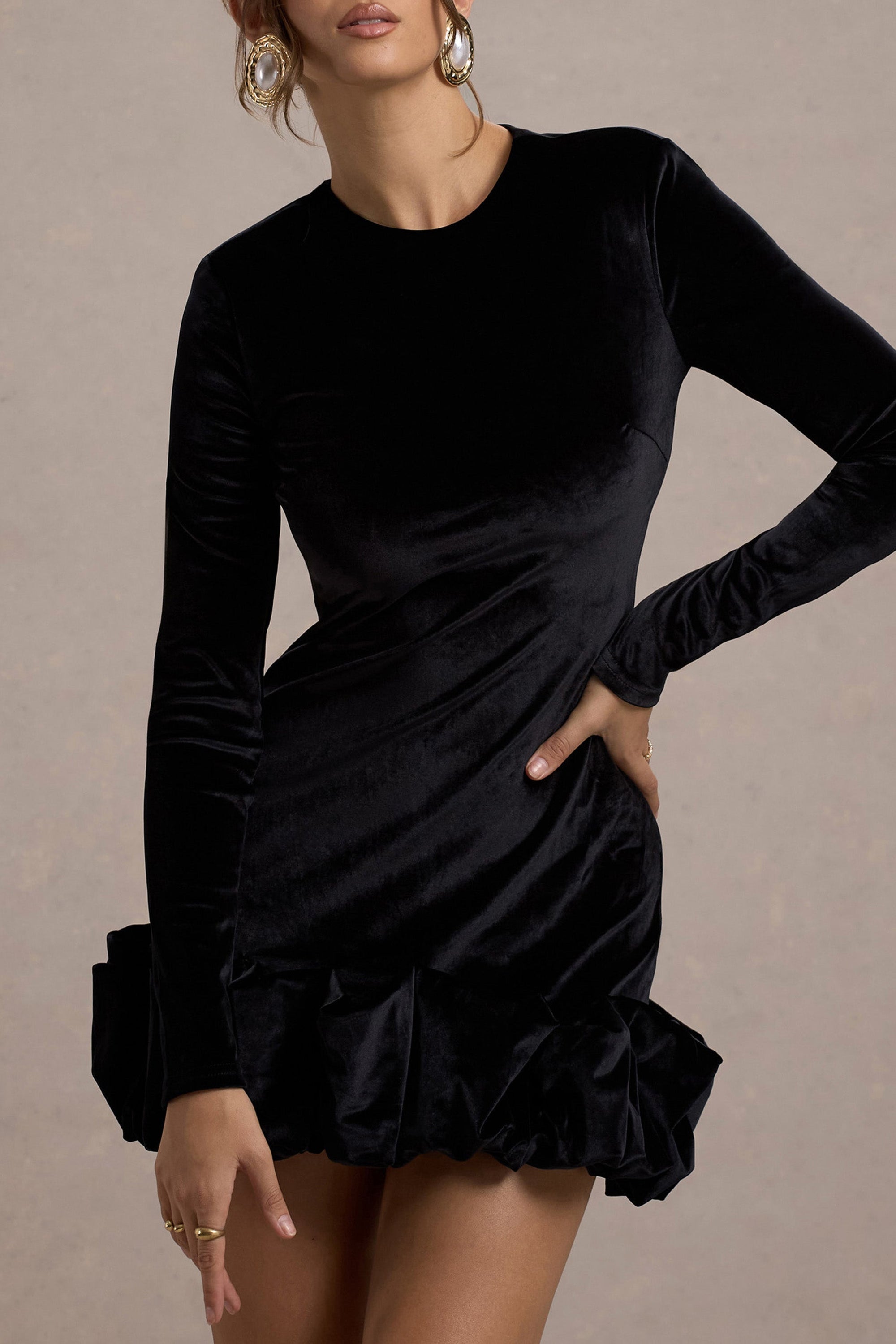 Claudine | Mini-robe en velours noir à manches longues et fronces