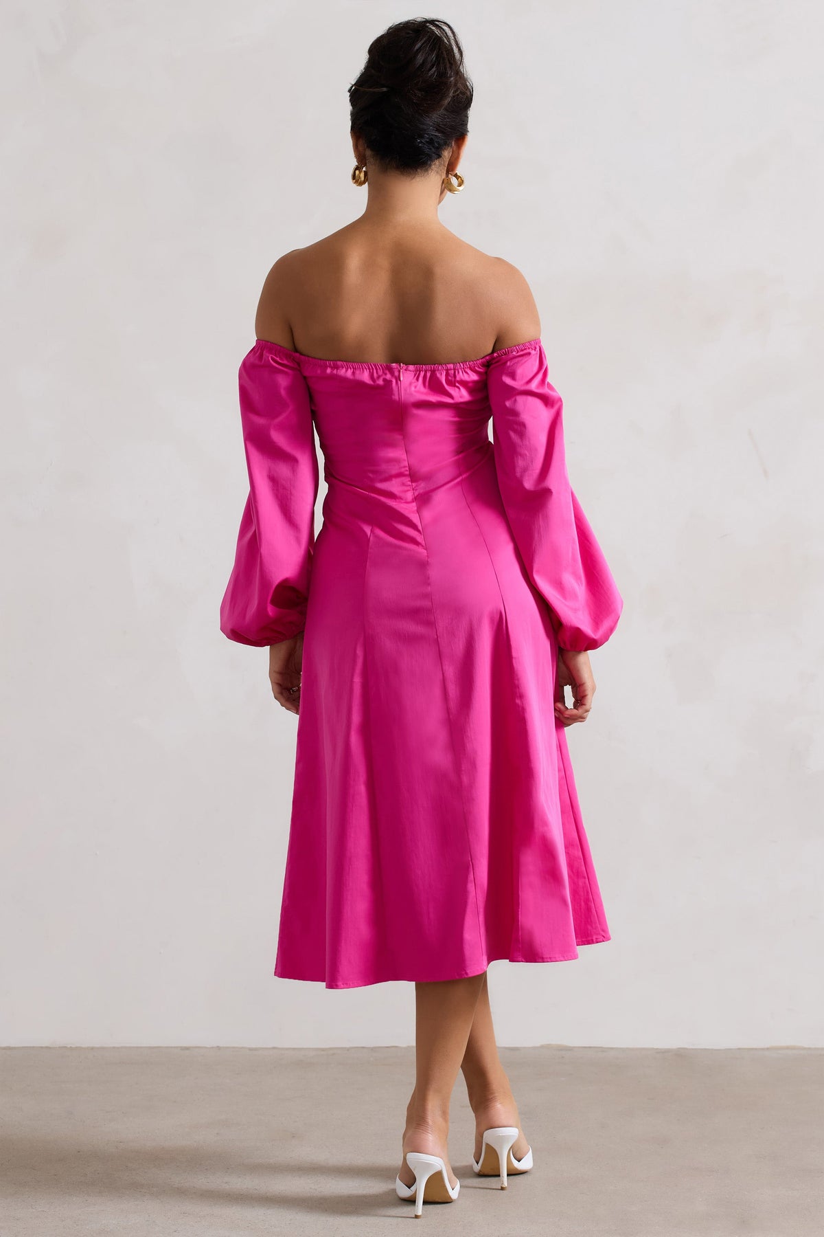 Santino | Robe mi-longue rose décolleté bardot torsadé et manches bouffantes