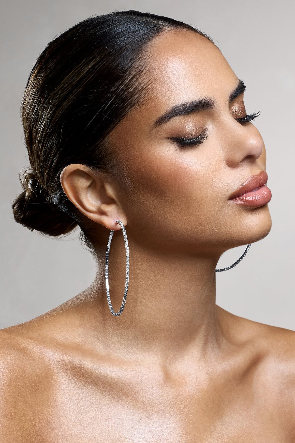 WB_HR_CL134251013-ChessieSilverDiamanteHoopEarrings1