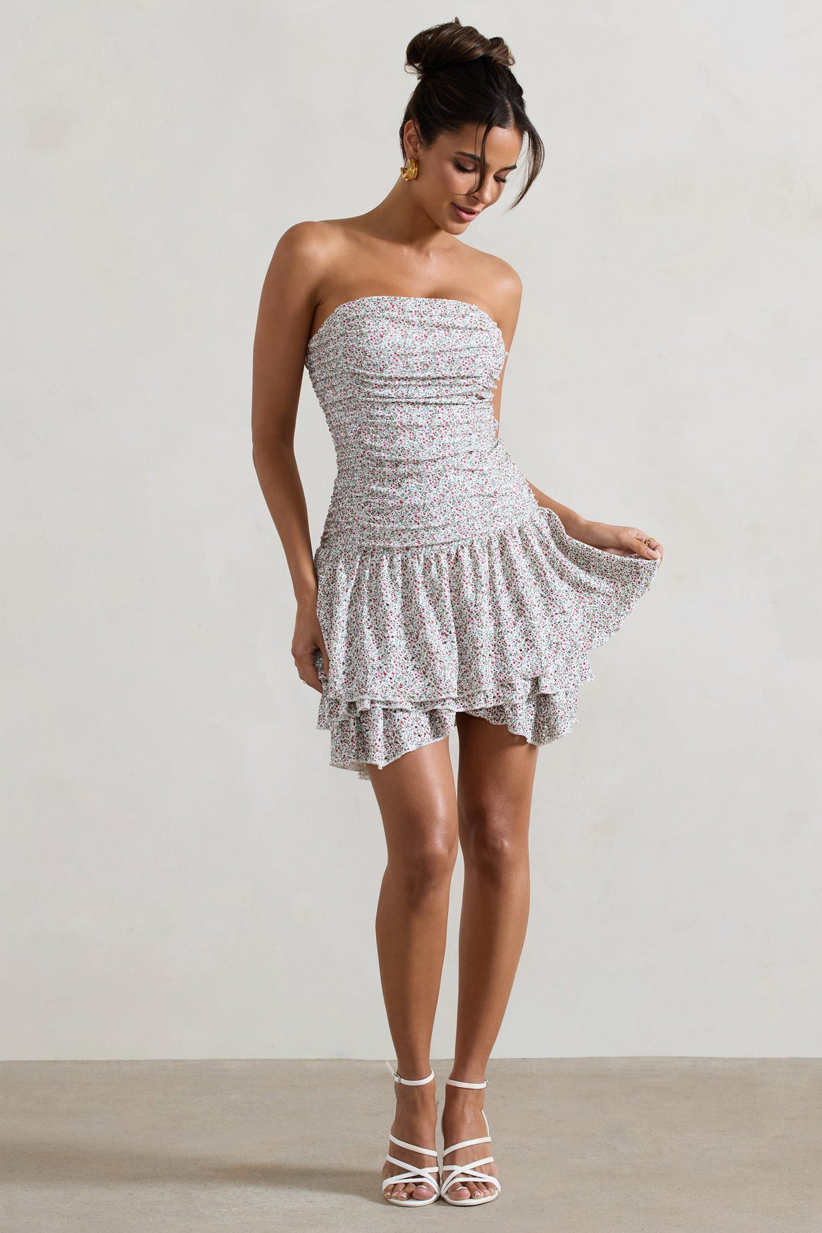Casena | Mini-robe sans bretelles à ourlet et volants rouge et blanc