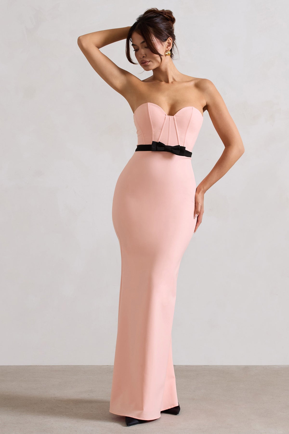 Albi | Robe longue rose structurée sans bretelles avec corset et nœud