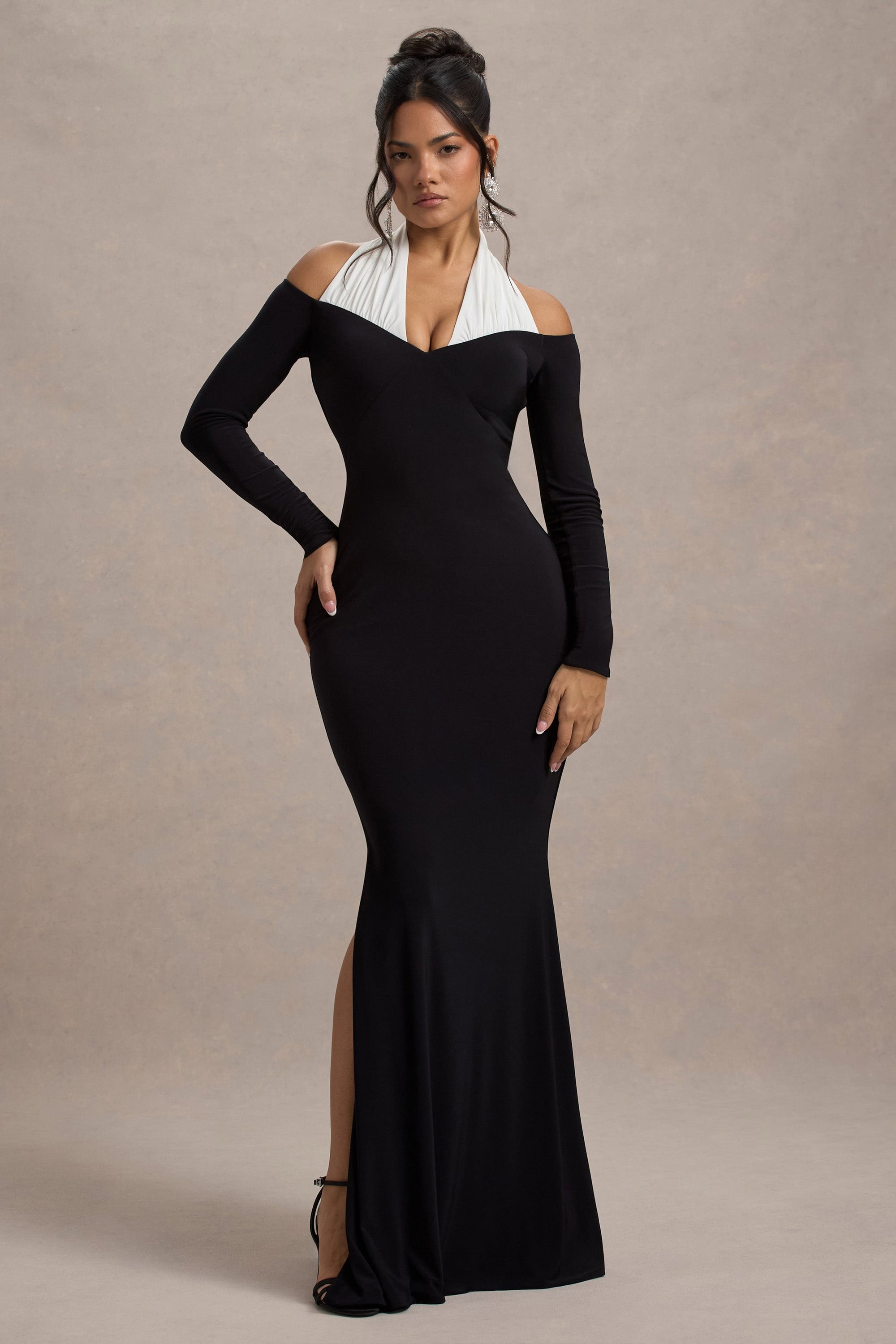 Living High | Robe longue fendue noir et blanc à col licou