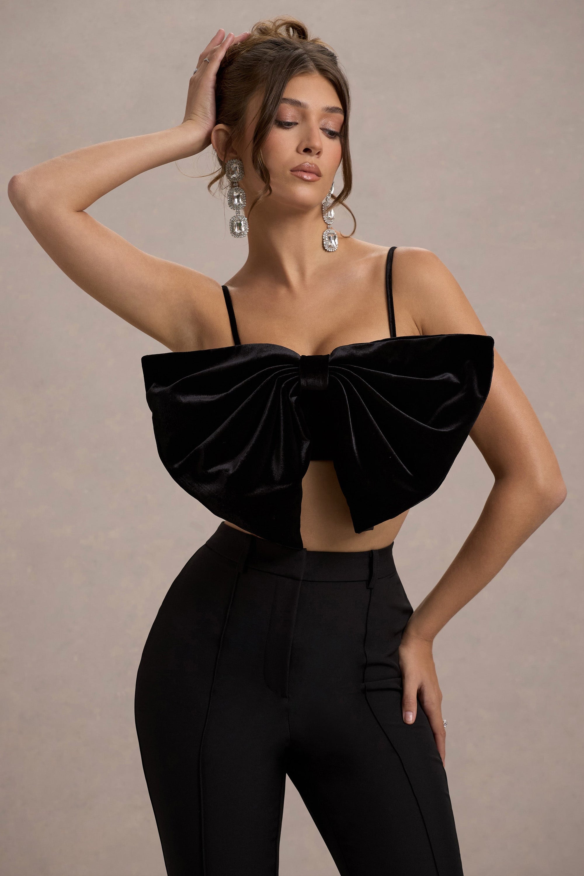 Adya | Crop top à bretelles et nœud en velours noir