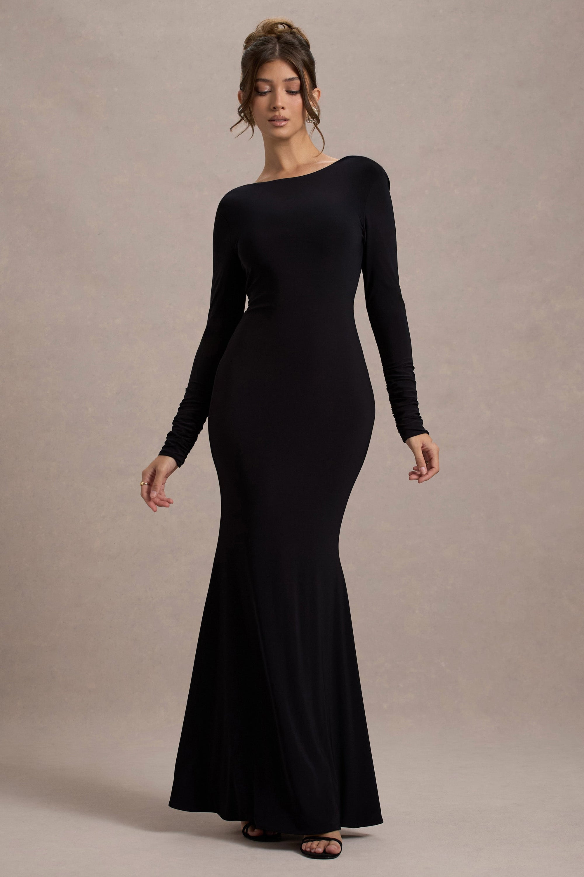 Rosalee | Robe longue noire à manches longues dos bénitier fente et nœuds