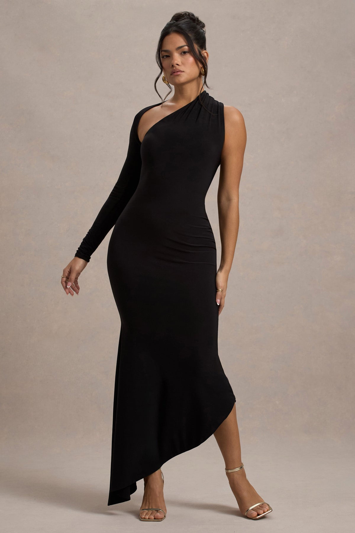 Orsa | Robe longue noire asymétrique à une manche