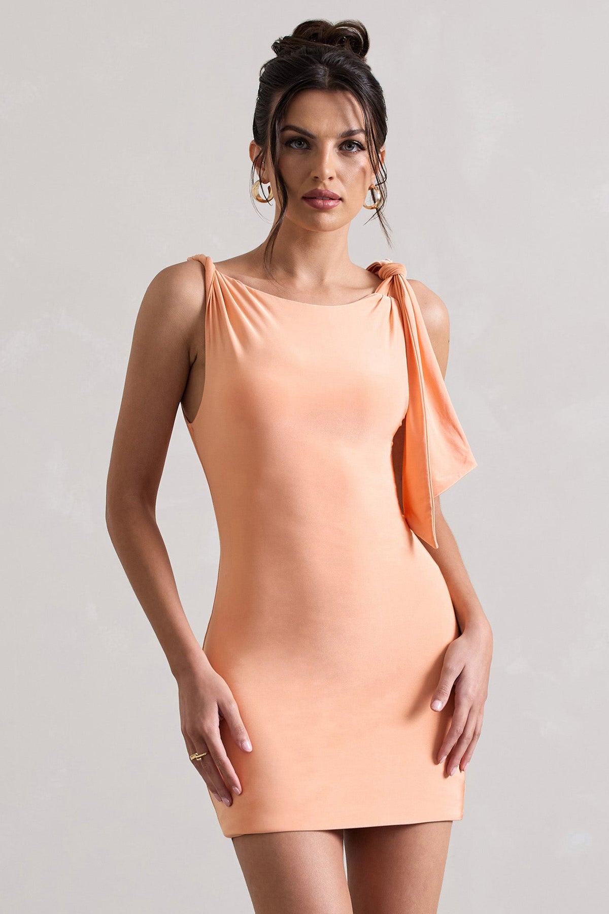 Cassie | Mini-robe corail à noeud torsadé