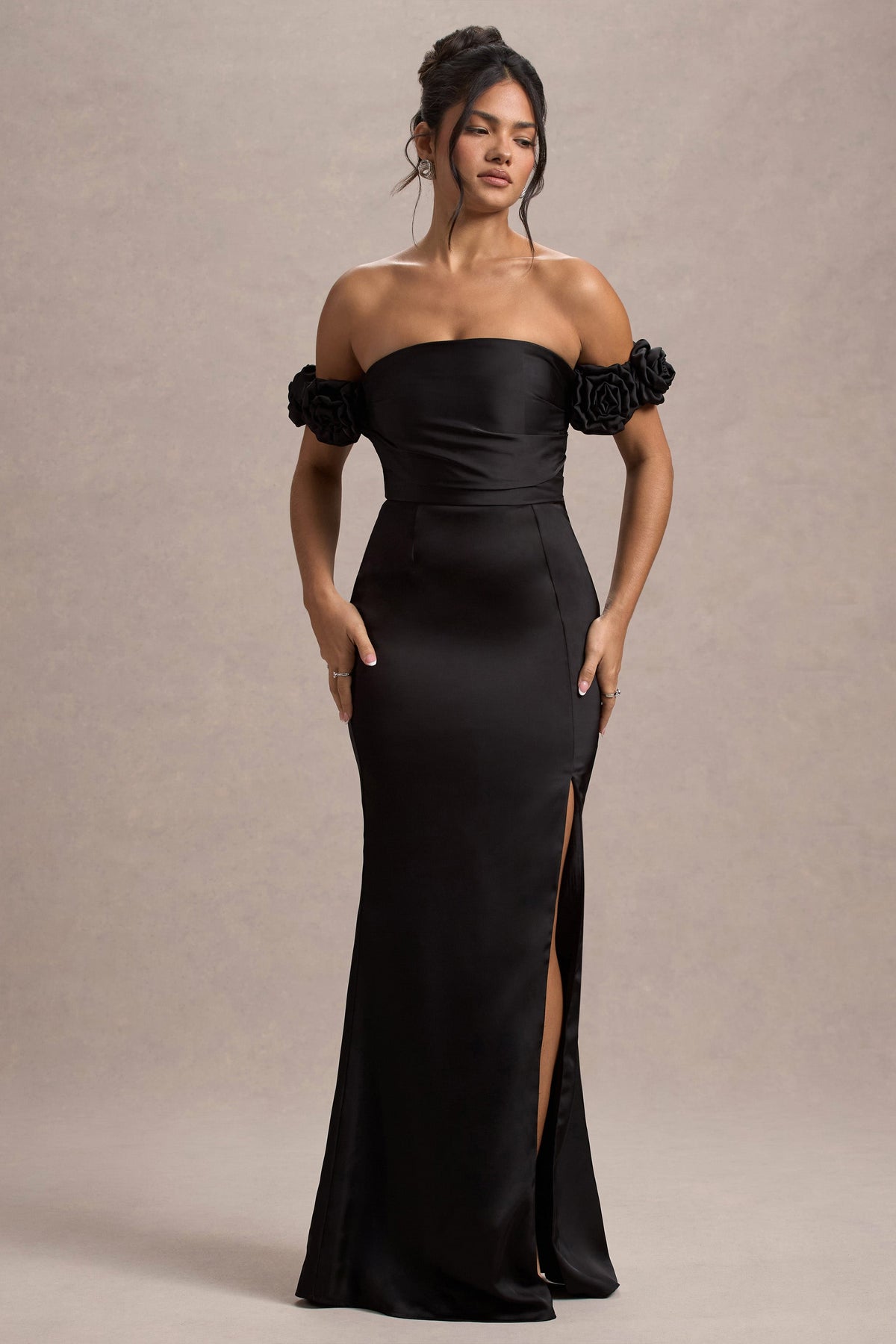 Senseless | Robe Maxi Bardot Fleurie en Satin Noir