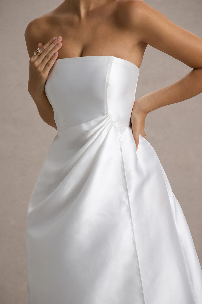 Robe courte noire épaule dénudée manches courtes