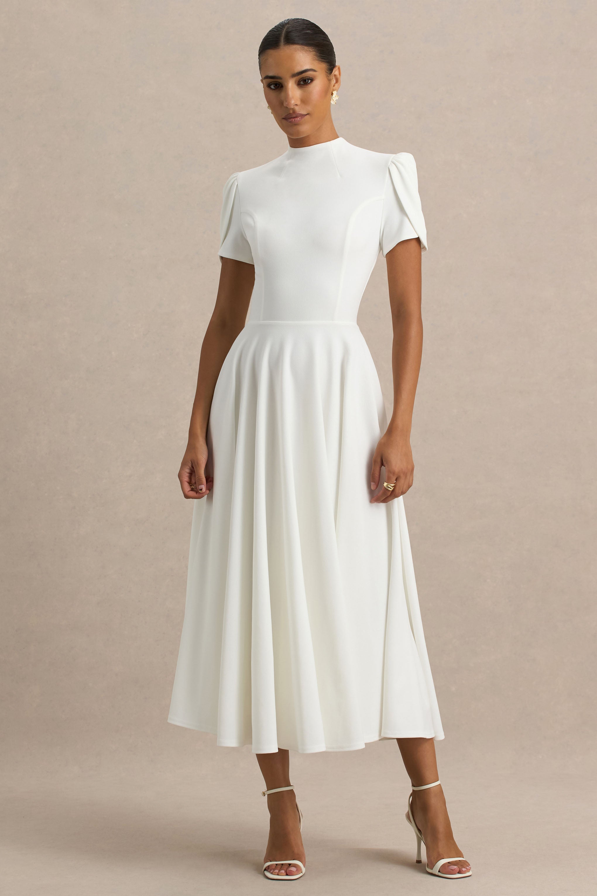 Vicky | Robe mi-longue blanche à col haut avec manches bouffantes ...
