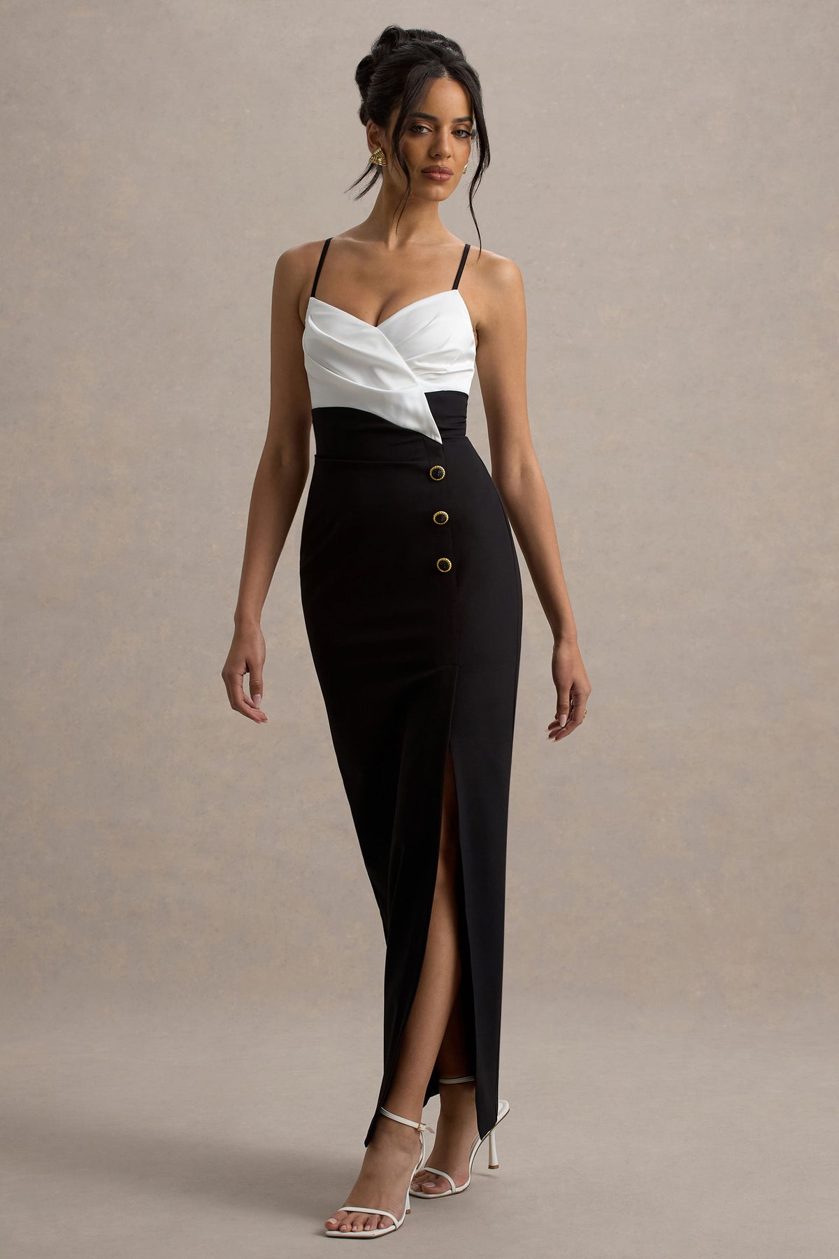 Rosalind | Robe longue cintrée noire et blanche à bretelles avec fente